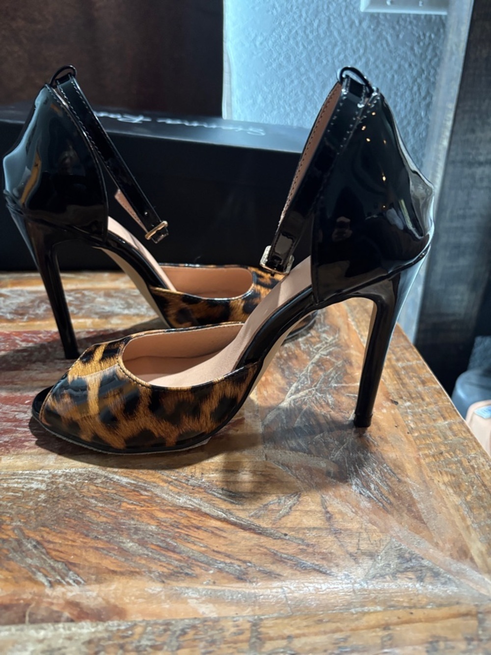 NWT Sienna Rossi Lucy Leopard Print Splicing Pumps size 36 - Picture 3 of 5